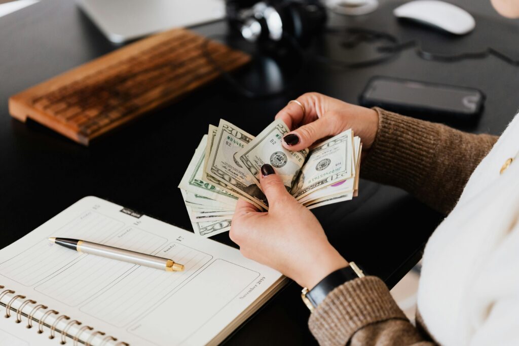 10 habits that keep you broke